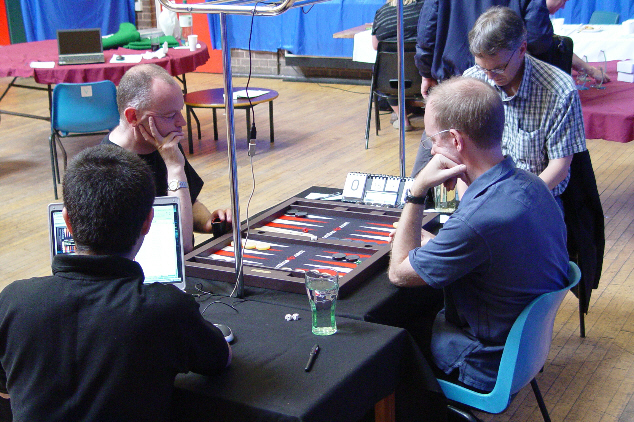 Martin Barkwill and Lawrence Powell fight out the Championship Main final